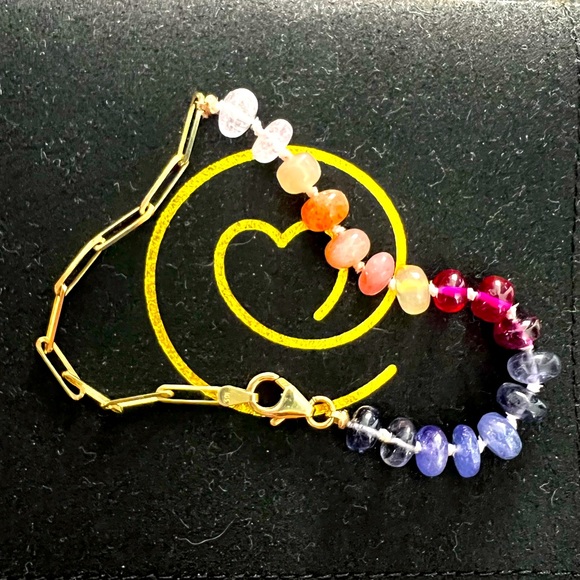 Semi precious stone bracelet with paper clip 14k gold detail. - Picture 2 of 4